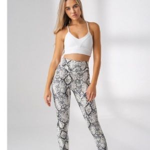 Balance Athletica Python Ascend Legging Rider Short Snow Leopard Size XXL